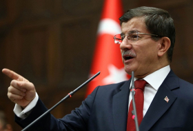 Davutoglu: La Turquie a un droit fondamental pour protéger son espace aérien