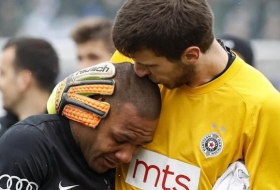 Un footballeur brésilien quitte le terrain en larmes après des insultes racistes