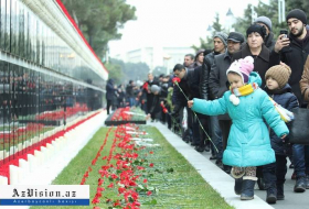 L'Azerbaïdjan commémore la mémoire des martyrs du 20 Janvier - PHOTOS