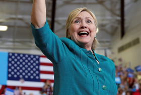 Hillary Clinton domine le premier débat démocrate