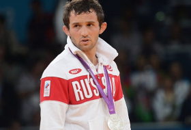 Un lutteur indien reçoit la médaille d`argent des JO 2012 retirée à un athlète russe
