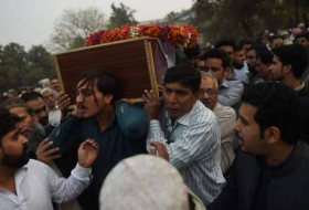 Vingt-sept morts dans un accident de bus au Pakistan