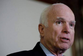 John McCain hospitalisé pour les effets secondaires du traitement de son cancer