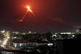 Le volcan Mayon fait fuir les habitants... mais attire les touristes