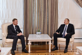 Le président Ilham Aliyev a reçu le ministre russe de l’Education et de la Science