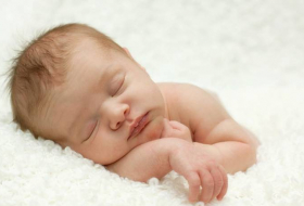 10 astuces de grand-mère pour aider bébé à s'endormir