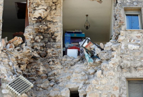 En Italie, Nursie frappé par un séisme - NO COMMENT