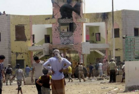 L'EI revendique l'attaque toujours en cours à Aden