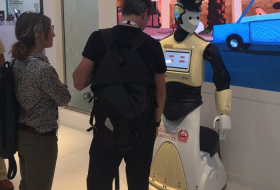 Le premier robot-policier patrouillera à Dubaï en 2017 