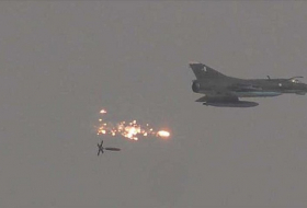 L’aviation russe bombarde les lignes de front de l’opposition syrienne