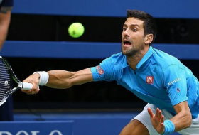 Tennis: Le serbe Djokovic en demi-finale au tournoi de Shanghai