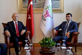 Turquie: Entretien entre les chefs du CHP et du HDP à propos de la situation du pays